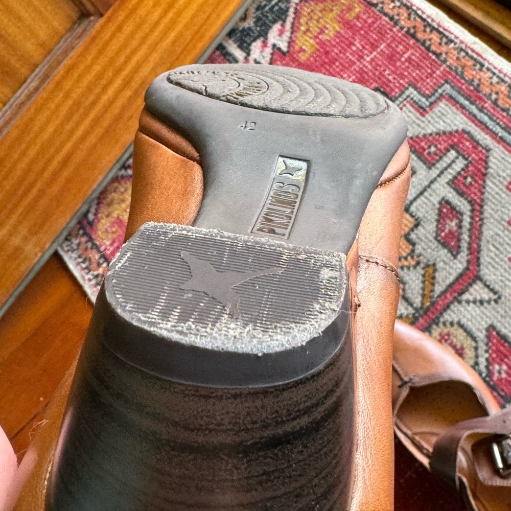 Pikolinos 11 Women two tone Leather Mary Jane Kitten heels ($199 retail) - Picture 13 of 13